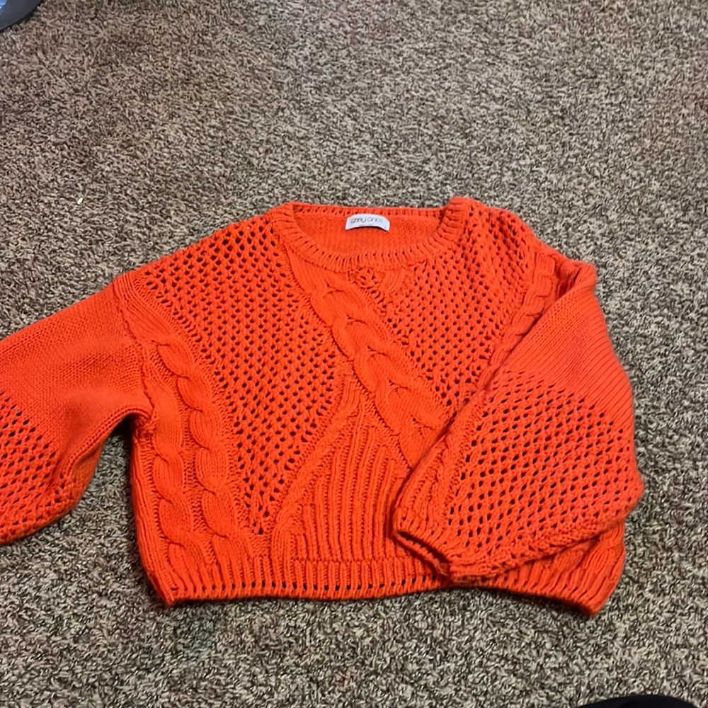 Knit sweater, three quarter sleeves.